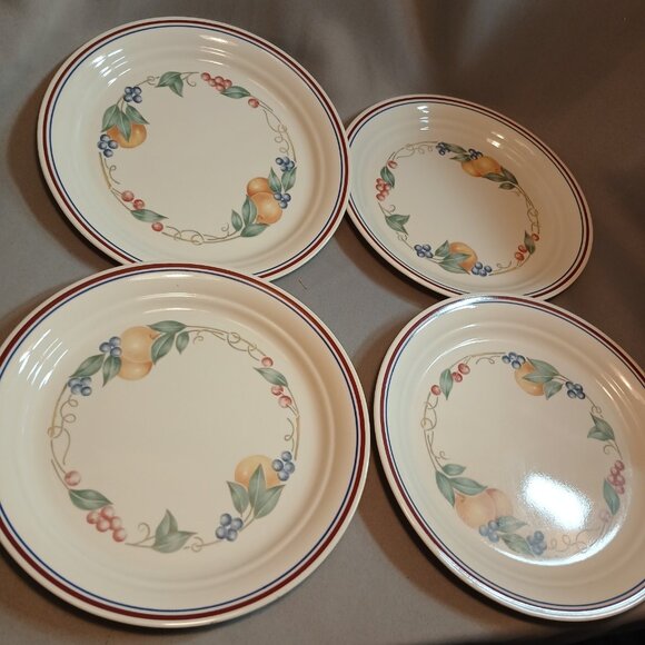 Corelle Corning Abundance 4 Luncheon Salad Plates 8 1/2" Discontinued Fruit #3 - Picture 6 of 11